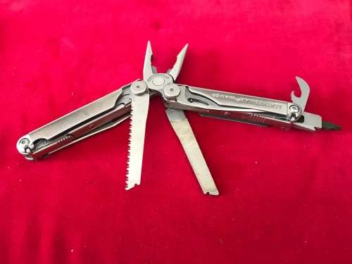 1 x Leatherman  wave , multi tool, with leather pouch
