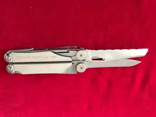 1 x Leatherman  wave , multi tool, with leather pouch