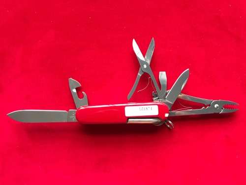 Victorinox Deluxe Tinker Multitool 1.4723 red good condition,Suisse knife,Switzerland