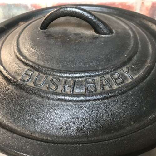 Cast Iron Pot Bush Baby Flat Bottom