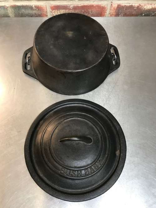 Cast Iron Pot Bush Baby Flat Bottom