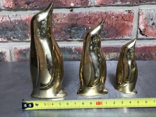 Penguins Lot  1 , Nice set of three sleekly designed brass penguins from the 1980s.