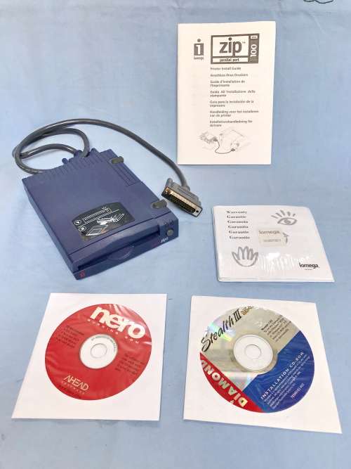 IOMEGA ZIP DRIVE  , vintage, in working condition