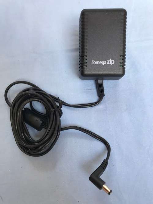 IOMEGA ZIP DRIVE  , vintage, in working condition