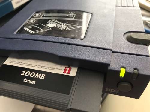 IOMEGA ZIP DRIVE  , vintage, in working condition