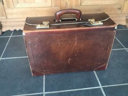 Pilot Leather Case , travel bag, vintage, from the 70s/80s Germany, size approx:18cm x 31cm x 45cm