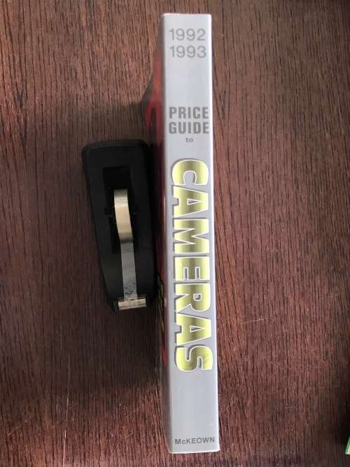McKeown`s, mckeowns,mc keowns, Price Guide To Antique & Classic Cameras 1992-1993 softcover