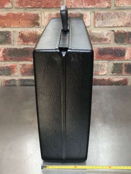 Samsonite Governor Briefcase black 14cmx36cmx46cm ,  like new , weight empty 3.2kg,