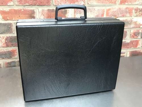 Samsonite Governor Briefcase black 14cmx36cmx46cm ,  like new , weight empty 3.2kg,