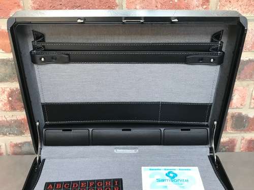 Samsonite Governor Briefcase black 14cmx36cmx46cm ,  like new , weight empty 3.2kg,