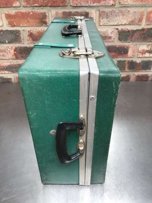 Medical Service Industral hardshell case 18cmx34cmx60cm, green ,  preowned , weight empty 6.15kg,