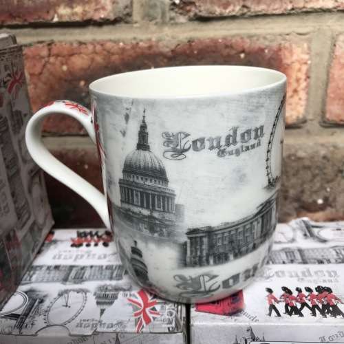 The Leonardo Collection London Mug Set of 4 mugs + Tea Towel London metro underground, Made England
