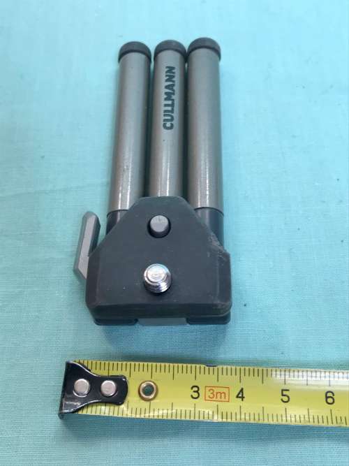 Cullmann mini tripod