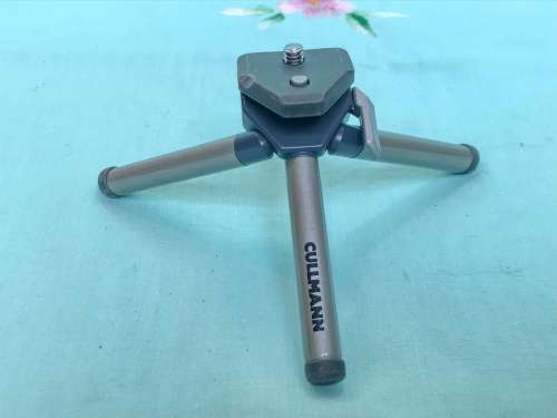 Cullmann mini tripod