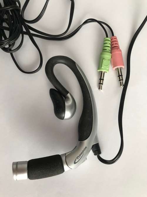 PC Lot Accessories, sandisk sd card reader, 2 x  typhoon head phone