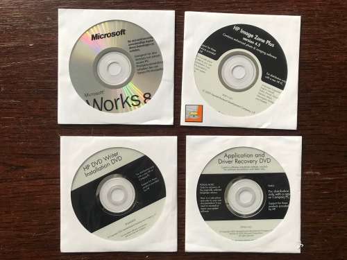 HP + Microsoft sofware Lot , vintage , sold as is