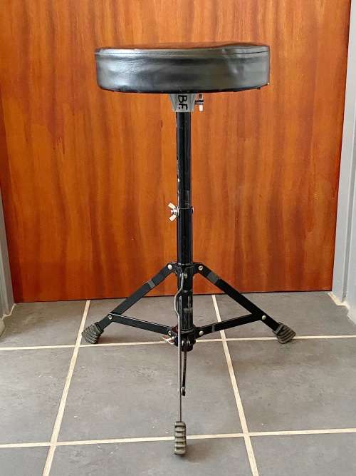 Drum Throne Chair ajustable in hight , in good condition.