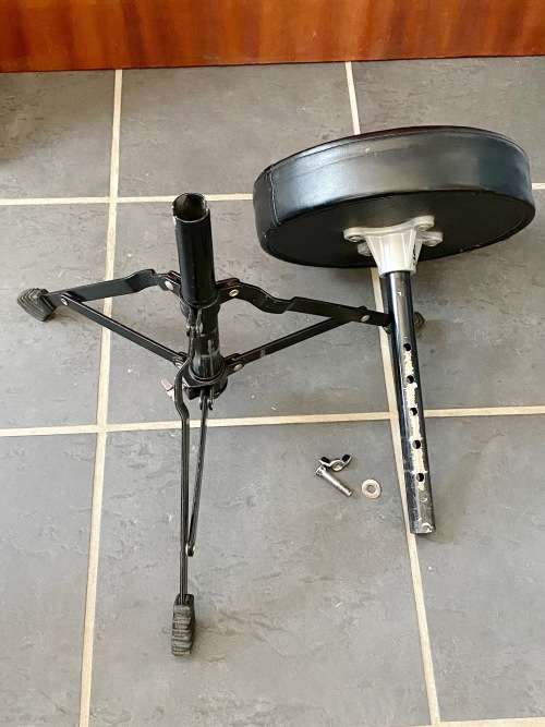Drum Throne Chair ajustable in hight , in good condition.