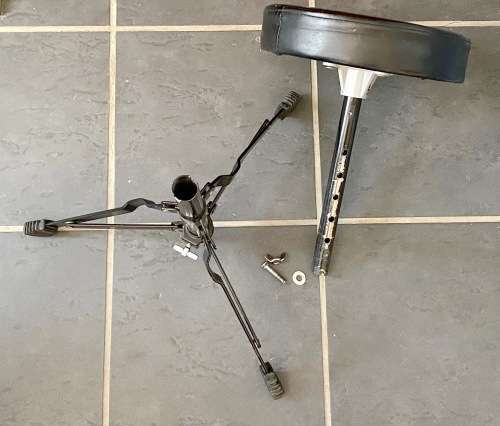 Drum Throne Chair ajustable in hight , in good condition.