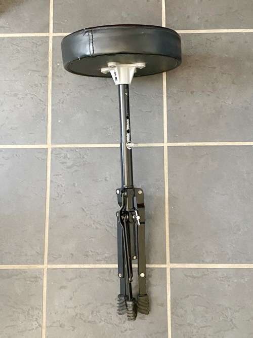 Drum Throne Chair ajustable in hight , in good condition.
