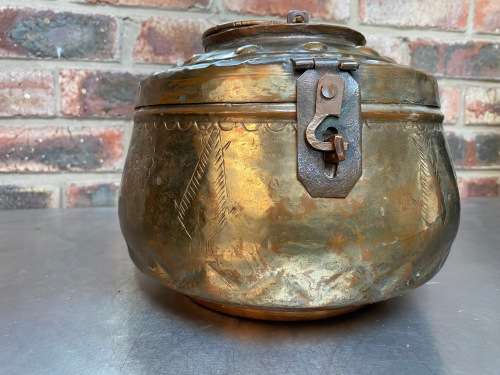 Antique hand craft Copper container , pot, vintage, from the 70s