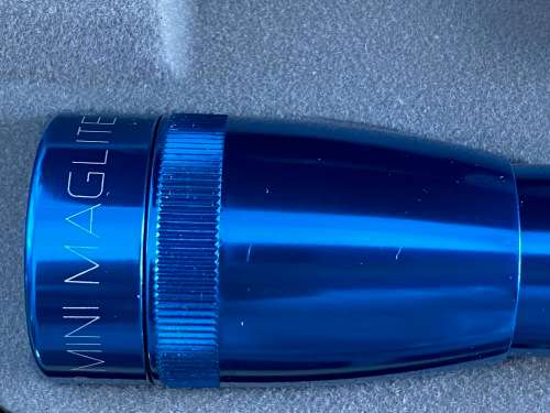 Mini Maglite Set (torch is still new + knife) no batteries are included