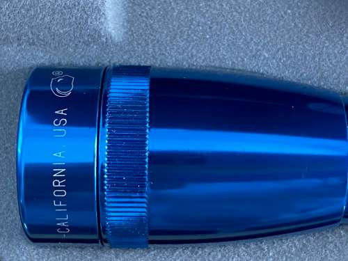 Mini Maglite Set (torch is still new + knife) no batteries are included