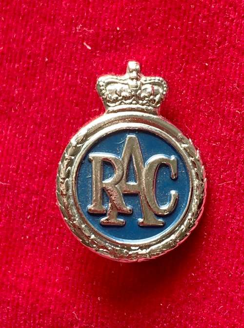 Original RAC `Royal Automobile Club membership` lapel badge / Pin from the 60s