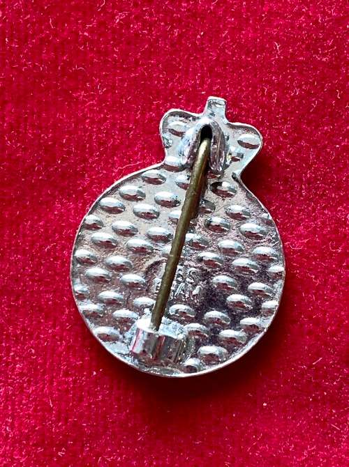 Original RAC `Royal Automobile Club membership` lapel badge / Pin from the 60s