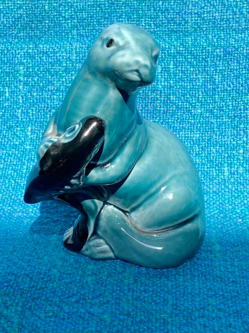Porcelain Seal figure, Poole England vintage, blue, from the  70s, made in England, collection item,