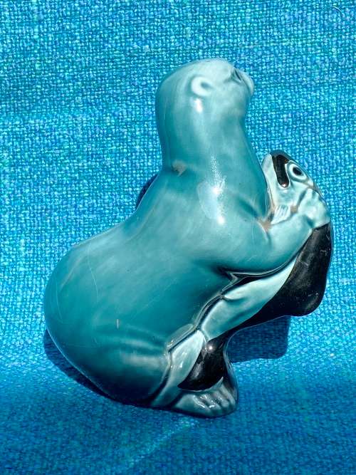 Porcelain Seal figure, Poole England vintage, blue, from the  70s, made in England, collection item,