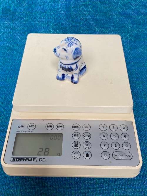 Porcelain dog (blue/white) collectors item, vintage, approx. from the 70s/80s