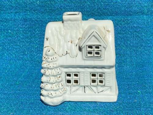 Porcelain tealight house white ,collectors item, vintage, approx. from the 70s/80s