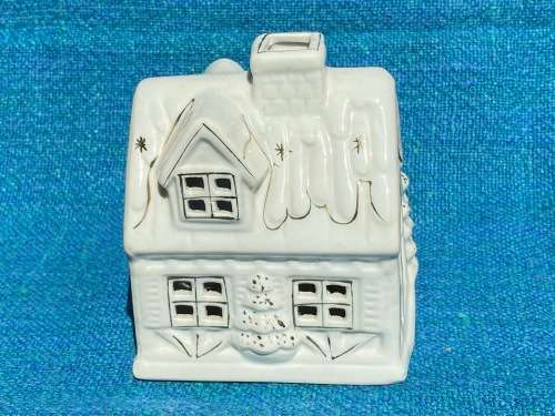 Porcelain tealight house white ,collectors item, vintage, approx. from the 70s/80s