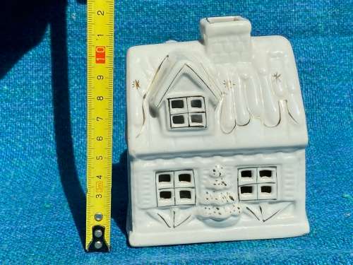 Porcelain tealight house white ,collectors item, vintage, approx. from the 70s/80s