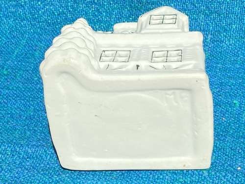 Porcelain tealight house white ,collectors item, vintage, approx. from the 70s/80s