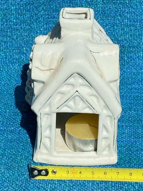 Porcelain tealight house white ,collectors item, vintage, approx. from the 70s/80s
