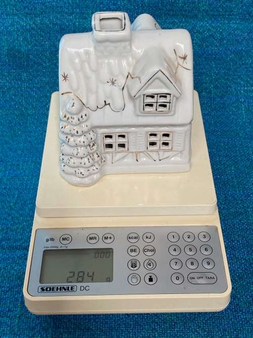 Porcelain tealight house white ,collectors item, vintage, approx. from the 70s/80s