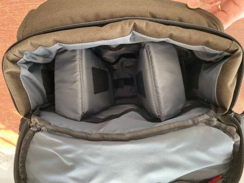 TAMRAC VELOCITY 9 SHOULDER PHOTO BAG WITH HIP-BELT #5769, Size inside : approx. 20cm x 30cm x 40cm