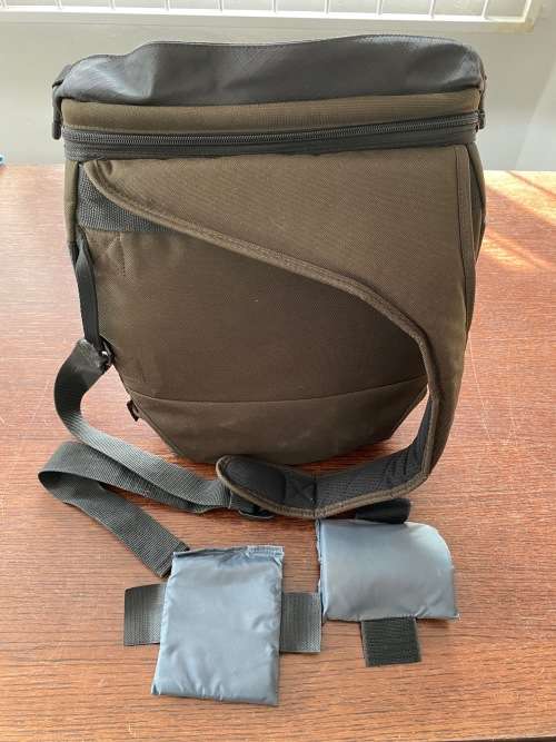 TAMRAC VELOCITY 9 SHOULDER PHOTO BAG WITH HIP-BELT #5769, Size inside : approx. 20cm x 30cm x 40cm