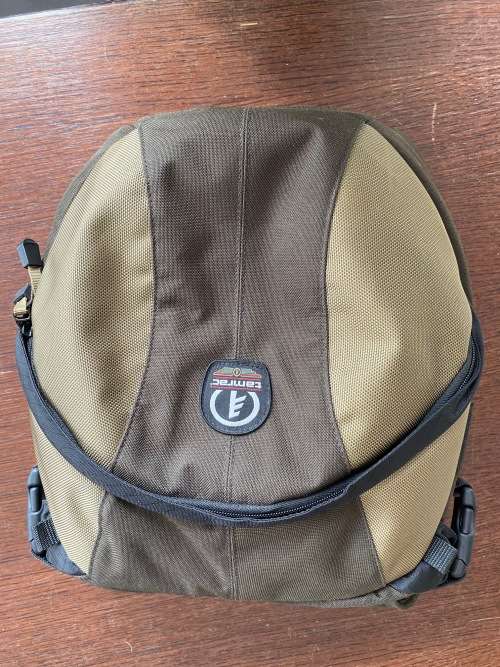 TAMRAC VELOCITY 9 SHOULDER PHOTO BAG WITH HIP-BELT #5769, Size inside : approx. 20cm x 30cm x 40cm