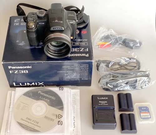 PANASONIC LUMIX FZ38 12 MIO Pixel, Leica 18x optical Zoom, Digital Camera 28mm-504mm(35mm equiv)
