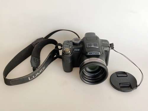 PANASONIC LUMIX FZ38 12 MIO Pixel, Leica 18x optical Zoom, Digital Camera 28mm-504mm(35mm equiv)