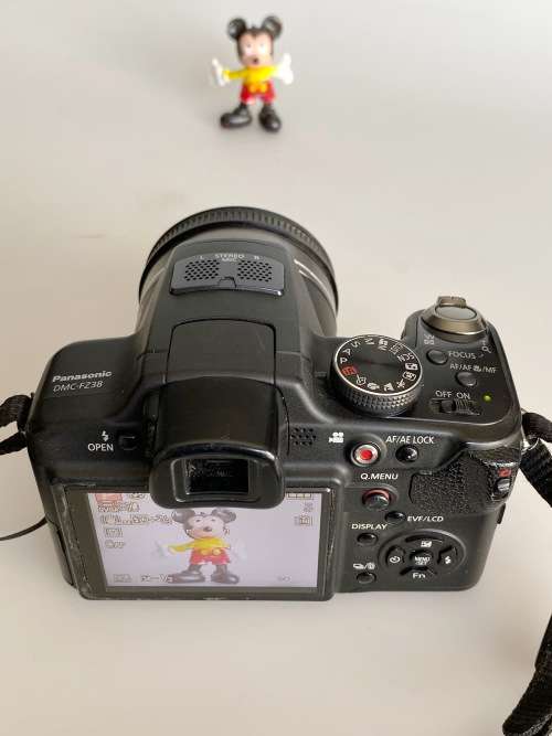PANASONIC LUMIX FZ38 12 MIO Pixel, Leica 18x optical Zoom, Digital Camera 28mm-504mm(35mm equiv)