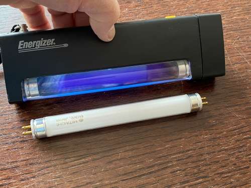 Energizer torch with blacklight, white light , vintage, is working, no batteries are incl.