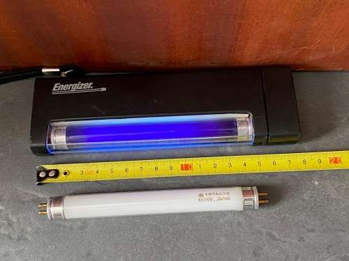 Energizer torch with blacklight, white light , vintage, is working, no batteries are incl.
