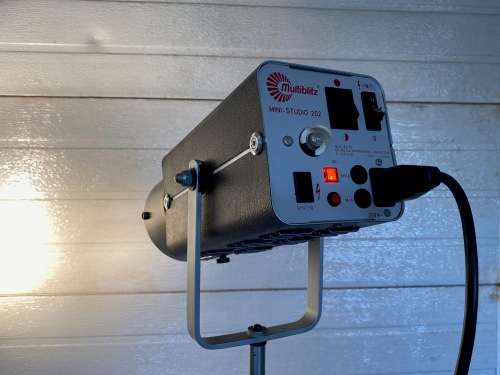 Multiblitz Mini Studio 202 Flashlight System for Travelling, made in W.Germany in working condition.