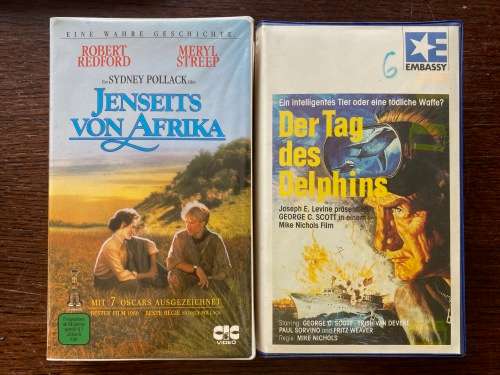 VHS Movie , 2 german movie, Lot 10,  Jenseits von Afrika, Der Tag des Delphins