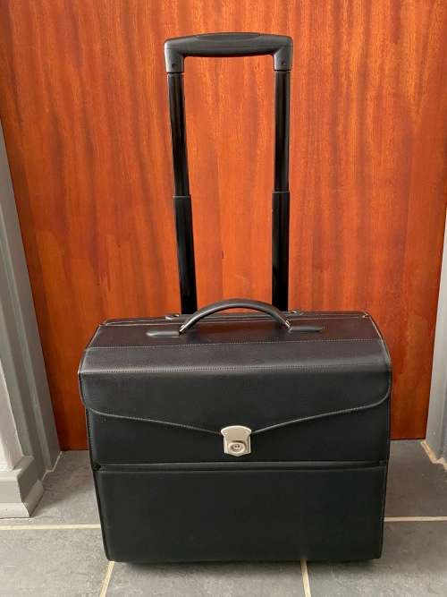 Laptop Pilot Travel Case with Wheels ( Trolley) with Carry Handle , Dimensions: 42 x 37 x 20 cm, 4KG