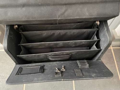 Laptop Pilot Travel Case with Wheels ( Trolley) with Carry Handle , Dimensions: 42 x 37 x 20 cm, 4KG